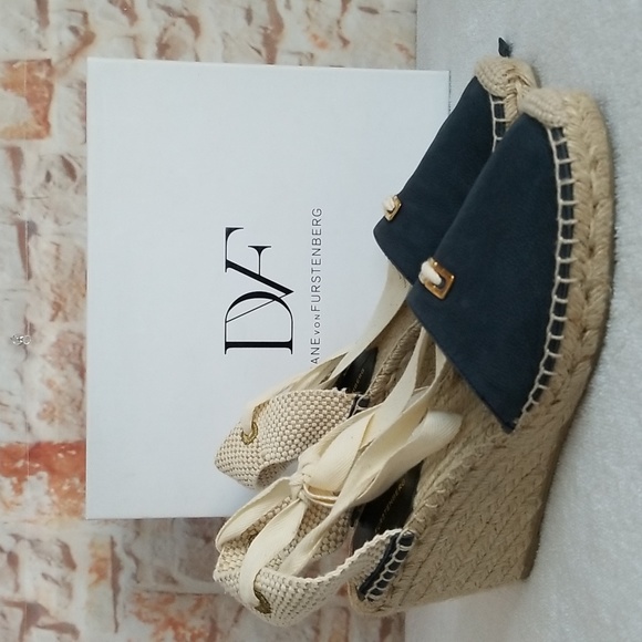 New Diane vonFurstenberg Marcelle Sandals - Picture 1 of 10